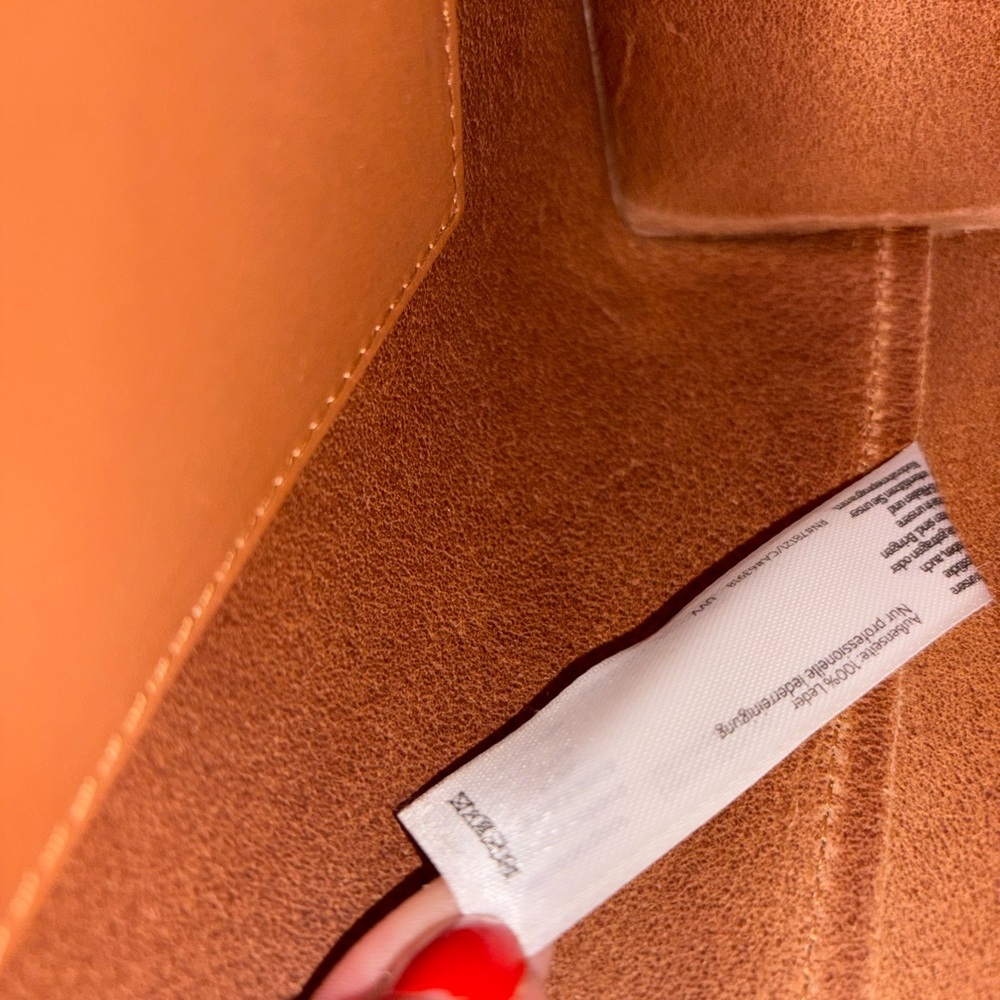 Eileen Fisher Vegetable Tanned Italian Leather Tote Bag - Picture 6 of 16